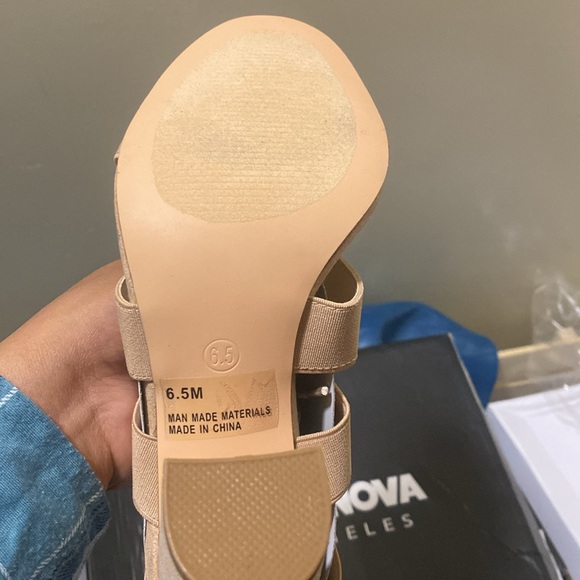 NEW boots they look very cute. - Picture 3 of 4